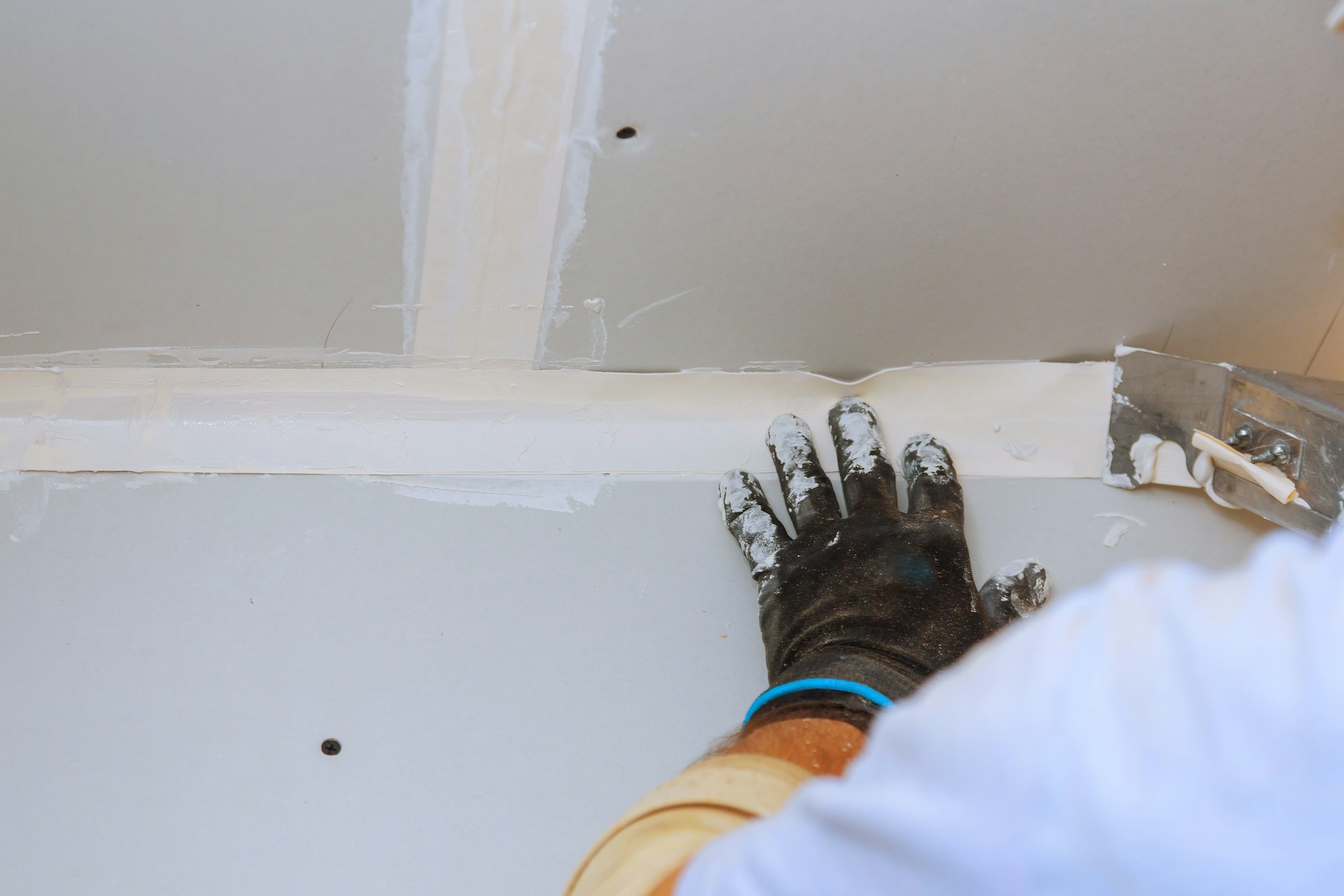 How to Achieve Seamless Drywall Repair